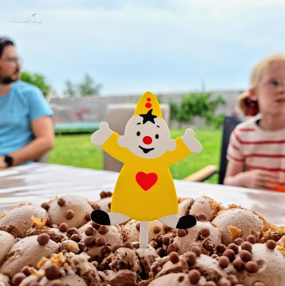 Dessus de gâteau Bumba