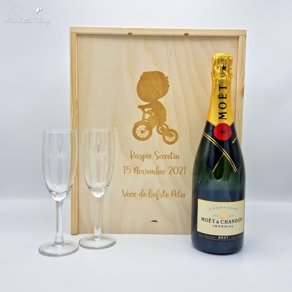 Coffret à champagne avec flûtes