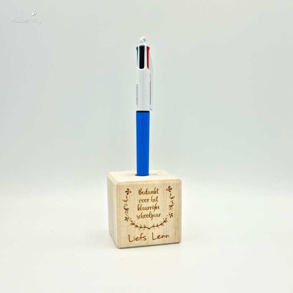 Cube en bois Merci