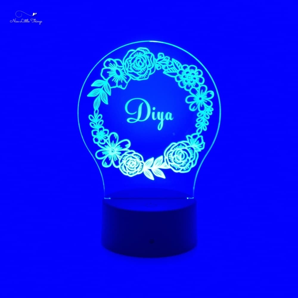 Couronne de fleurs avec lampe LED RVB