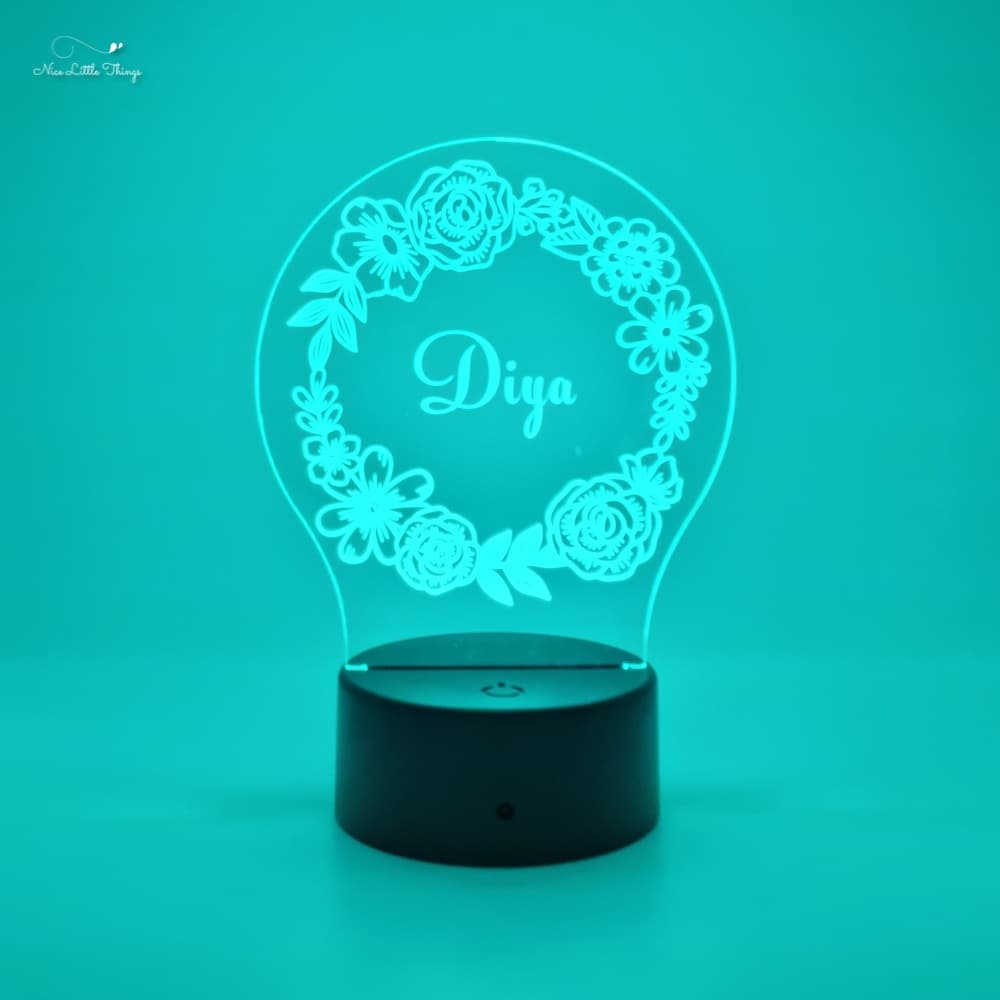 Couronne de fleurs avec lampe LED RVB