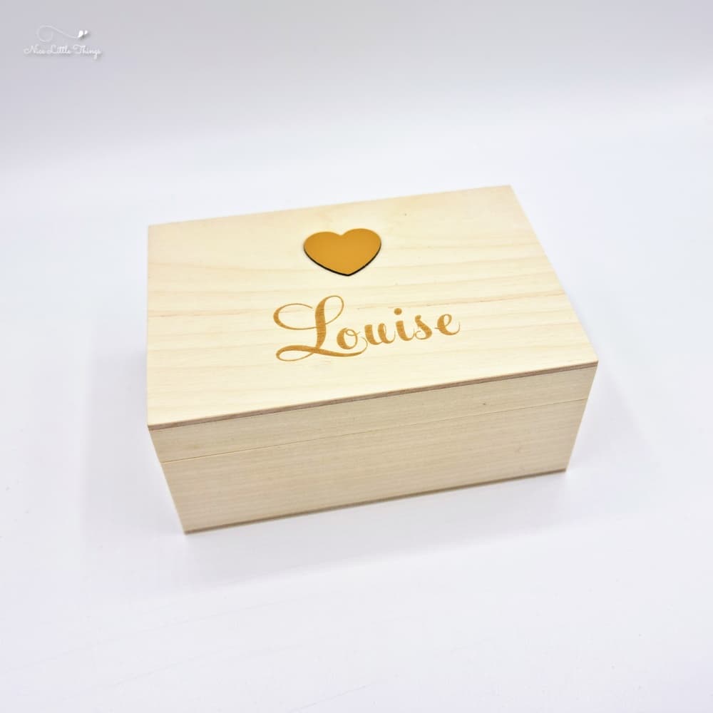 Boîte à bijoux avec nom et cœur