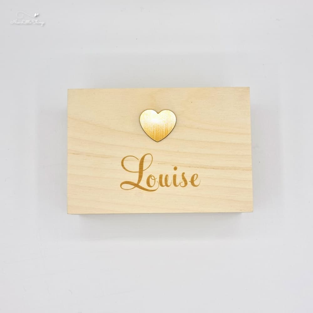 Boîte à bijoux avec nom et cœur