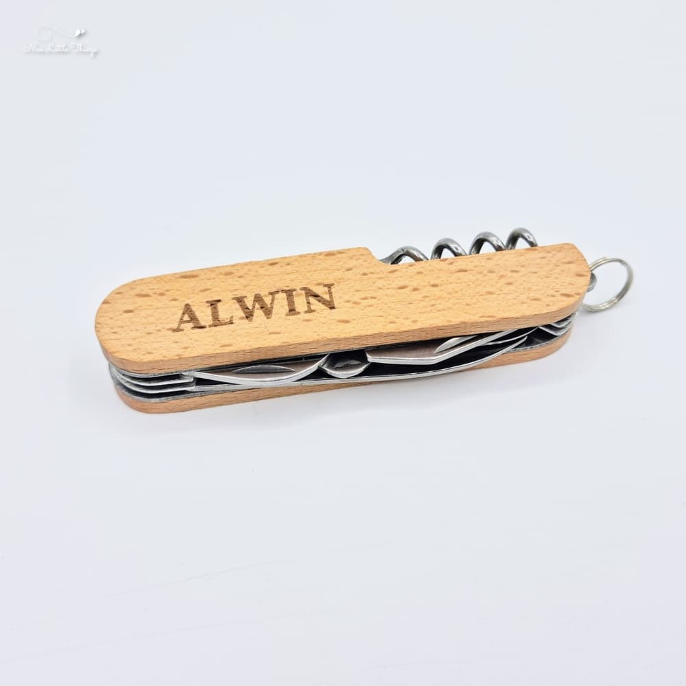 Couteau de poche en bois avec nom