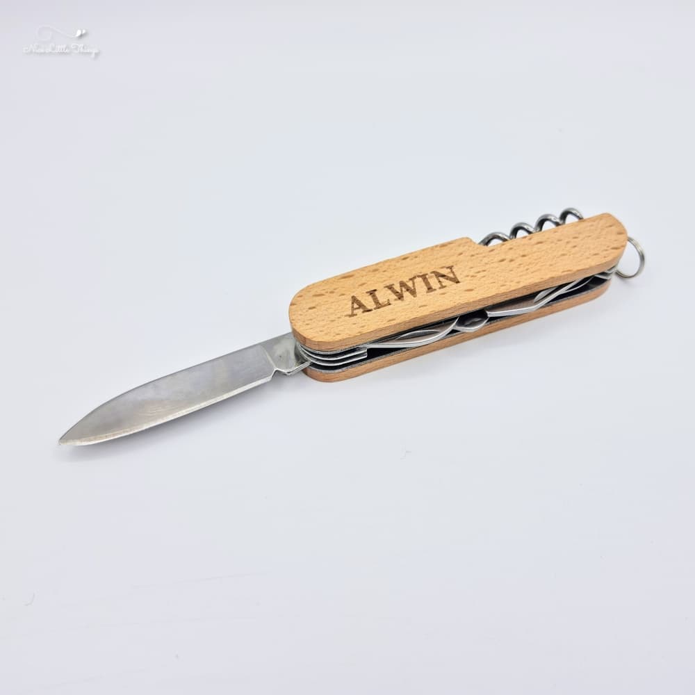 Couteau de poche en bois avec nom