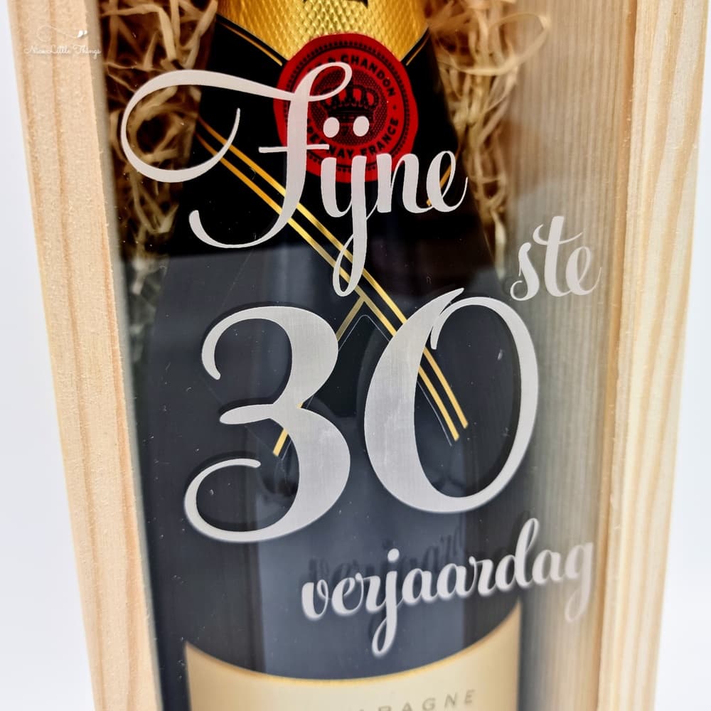 Boîte à vin avec couvercle transparent