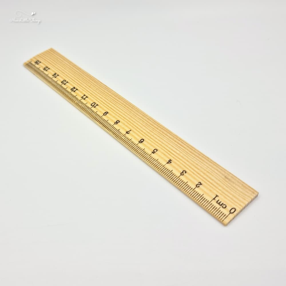 Règle en bois