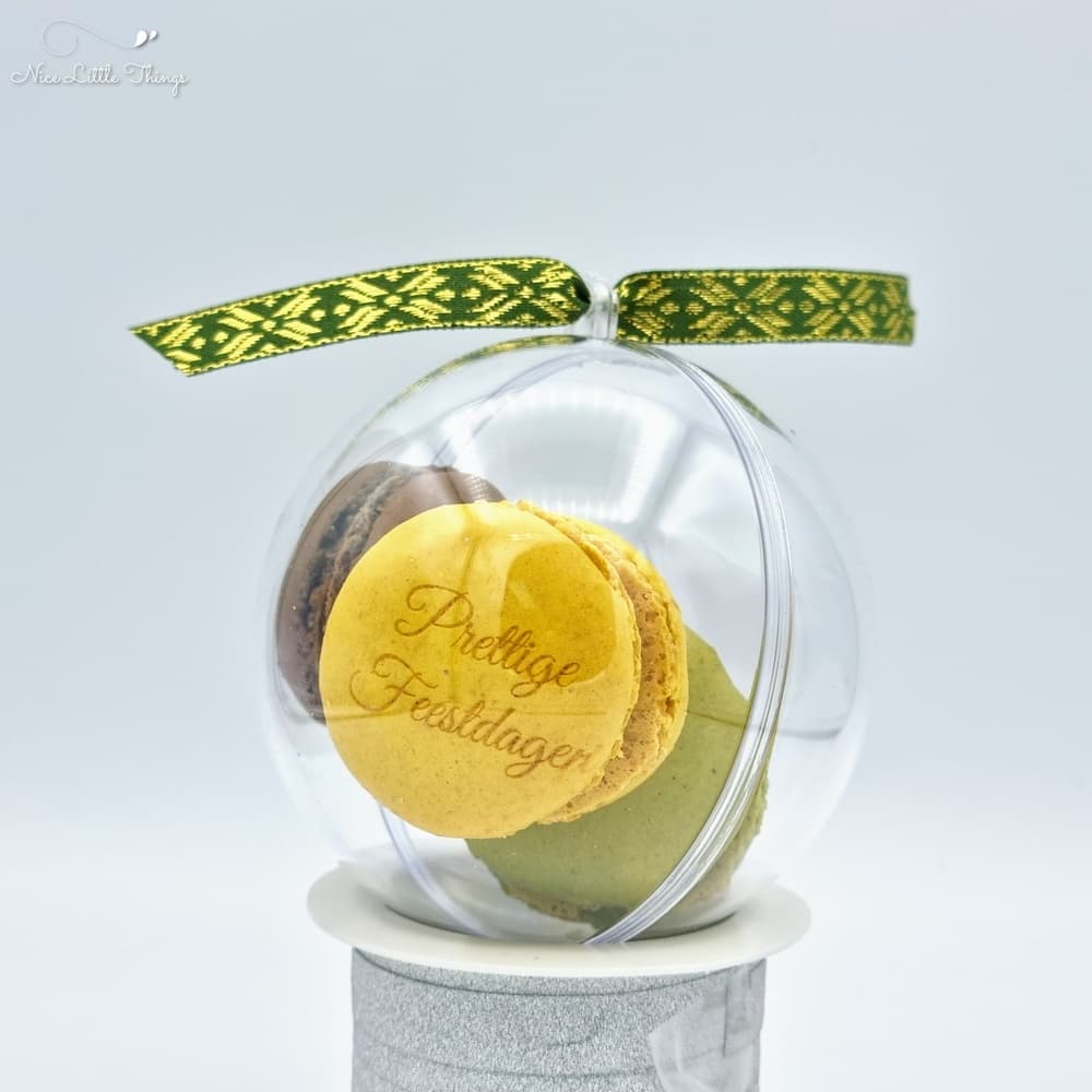 boule de Noël en macaron