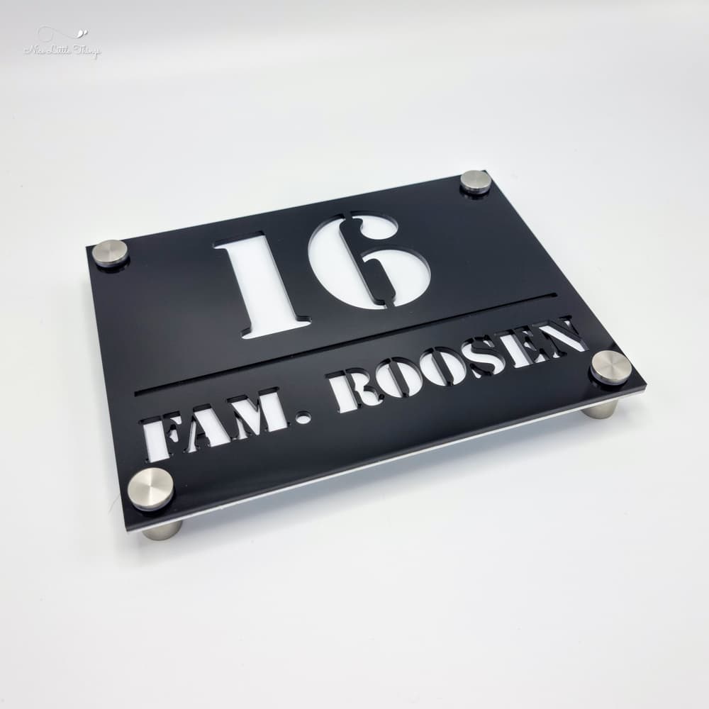 Plaque nominative de luxe avec numéro de maison