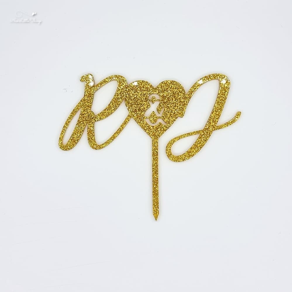 Décor de gâteau avec initiales